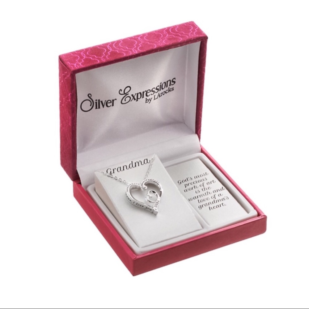 “Grandma” Silver Plated Heart Pendant Necklace NWT - Picture 3 of 6